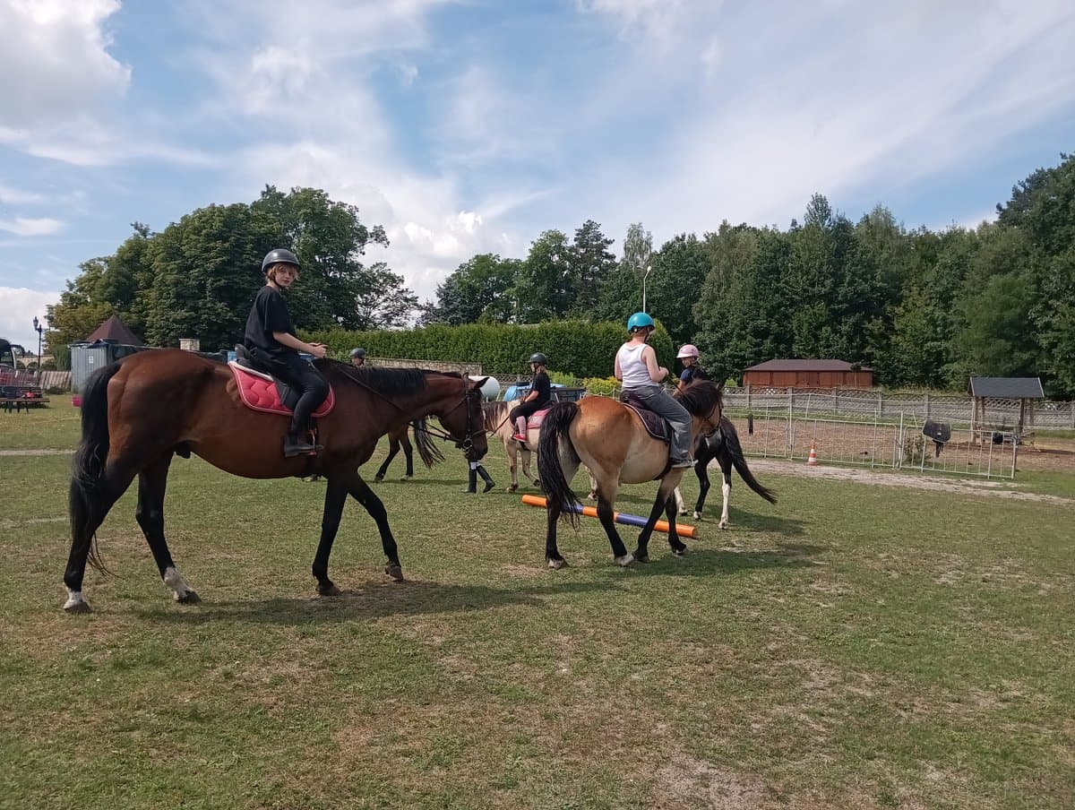 Jazda w zastępie - obóz jeździecki Horseback, sierpień 2026